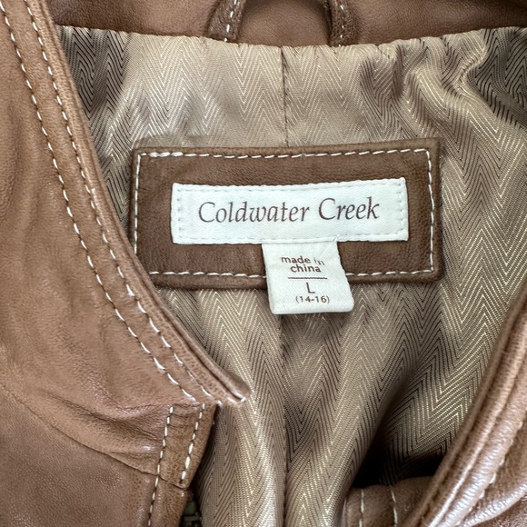 Ladies leather vest.  Excell condition. - Picture 3 of 6